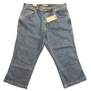 Levis NWT Womens 20W Blue Classic Capri Jeans Split Hem Med Rise Wash Stretch
